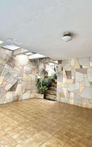 Casa à venda com 250m², 3 quartos e 2 vagas Casa à venda com 250m², 3 quartos e 2 vagasGaragem