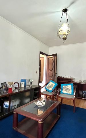 Casa à venda com 250m², 3 quartos e 2 vagas Casa à venda com 250m², 3 quartos e 2 vagasSala