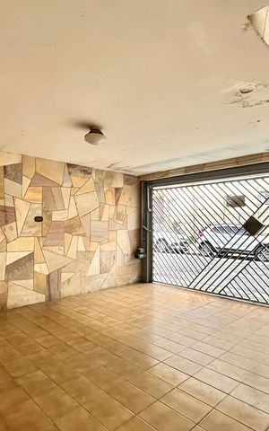 Casa à venda com 250m², 3 quartos e 2 vagas Casa à venda com 250m², 3 quartos e 2 vagasGaragem
