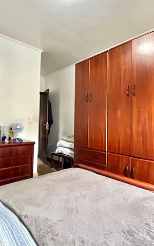 Casa à venda com 250m², 3 quartos e 2 vagas Casa à venda com 250m², 3 quartos e 2 vagasSuite