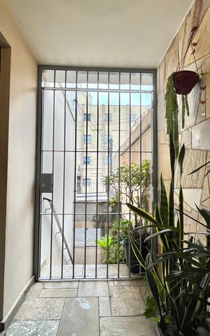 Casa à venda com 250m², 3 quartos e 2 vagas Casa à venda com 250m², 3 quartos e 2 vagasÁrea externa