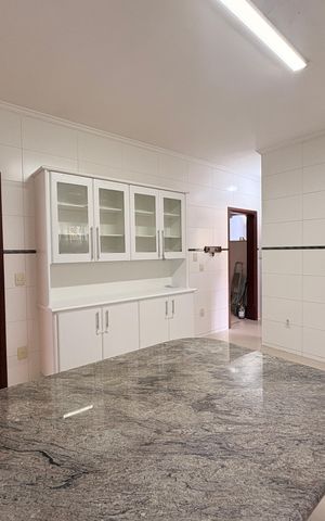 Casa de condomínio à venda com 300m², 4 quartos e 5 vagasCozinha