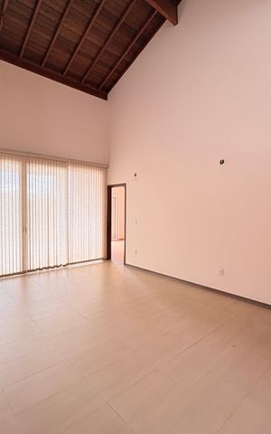 Casa de condomínio à venda com 300m², 4 quartos e 5 vagasSala andar inferior