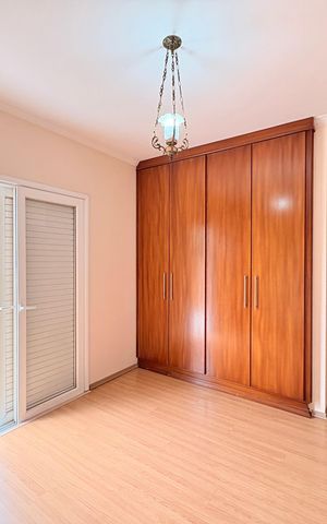 Casa de condomínio à venda com 300m², 4 quartos e 5 vagasQuarto 2