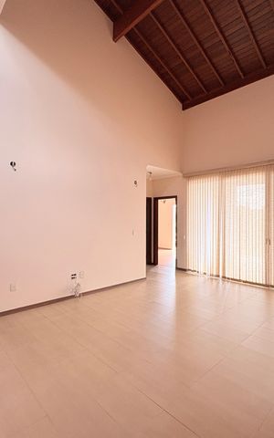 Casa de condomínio à venda com 300m², 4 quartos e 5 vagasSala andar inferior