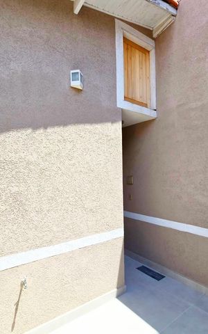 Casa à venda com 240m², 4 quartos e 4 vagas Casa à venda com 240m², 4 quartos e 4 vagasVaranda da Suíte 02