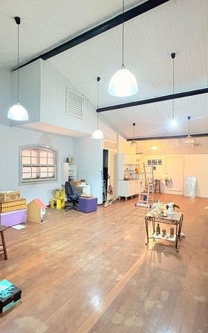 Casa à venda com 638m², 3 quartos e 6 vagasAndar superior