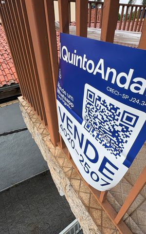 Casa à venda com 638m², 3 quartos e 6 vagasPlaquinha instalada COD VGEF-557
