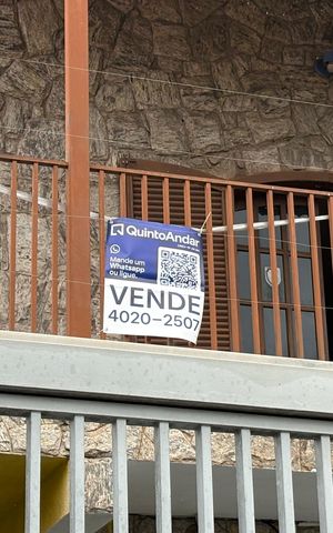 Casa à venda com 638m², 3 quartos e 6 vagasPlaquinha instalada COD VGEF-557