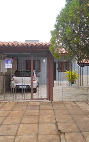 Casa à venda com 80m², 2 quartos e 2 vagasFachada