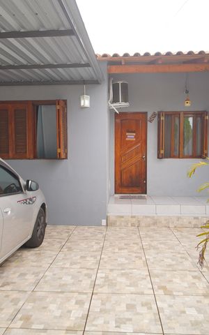 Casa à venda com 80m², 2 quartos e 2 vagasGaragem