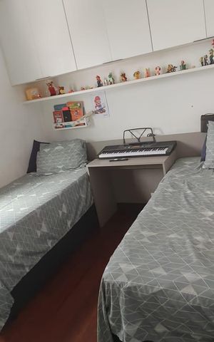Casa à venda com 248m², 3 quartos e 4 vagas Casa à venda com 248m², 3 quartos e 4 vagasQuarto