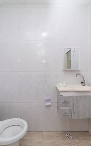 Casa à venda com 125m², 3 quartos e 2 vagasBanheiro 1
