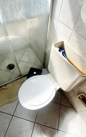 Apartamento à venda com 55m², 2 quartos e 1 vaga Apartamento à venda com 55m², 2 quartos e 1 vagaBanheiro
