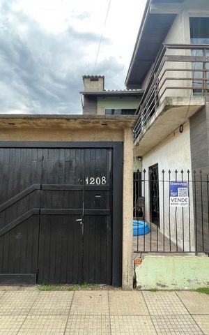 Casa à venda com 180m², 6 quartos e 2 vagasPlaca Cod.UYPO-78