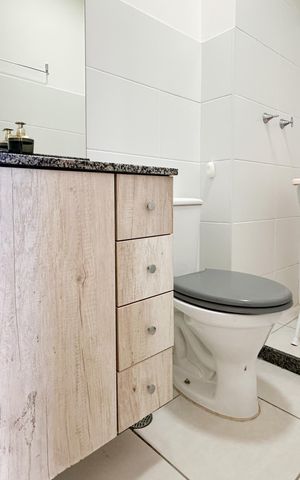 Apartamento à venda com 57m², 2 quartos e 1 vaga Apartamento à venda com 57m², 2 quartos e 1 vagaBanheiro da Suíte