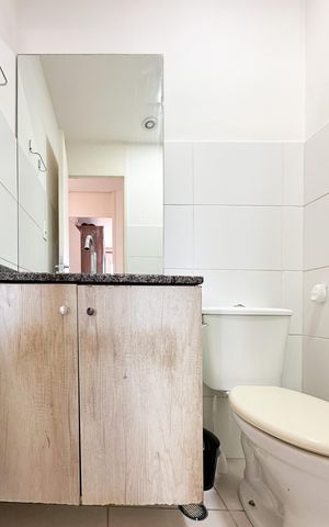 Apartamento à venda com 57m², 2 quartos e 1 vaga Apartamento à venda com 57m², 2 quartos e 1 vagaBanheiro Social