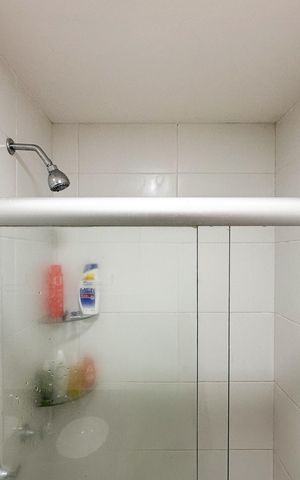 Apartamento à venda com 57m², 2 quartos e 1 vaga Apartamento à venda com 57m², 2 quartos e 1 vagaBanheiro Social