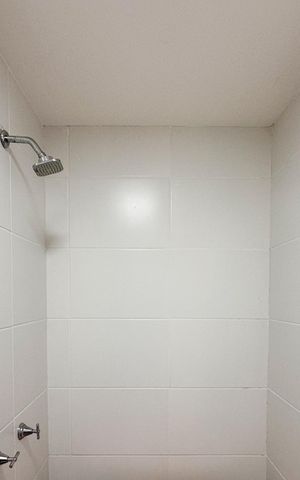 Apartamento à venda com 57m², 2 quartos e 1 vaga Apartamento à venda com 57m², 2 quartos e 1 vagaBanheiro da Suíte