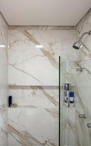 Apartamento à venda com 77m², 3 quartos e 2 vagasBanheiro da Suíte