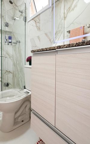 Apartamento à venda com 77m², 3 quartos e 2 vagasBanheiro da Suíte