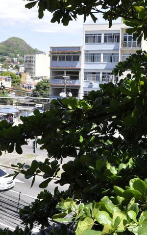 Apartamento à venda com 67m², 2 quartos e sem vagaSala vista 