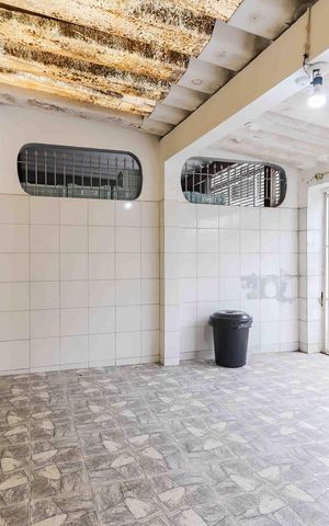 Casa à venda com 200m², 10 quartos e 1 vaga Casa à venda com 200m², 10 quartos e 1 vagaÁrea comum - Playground