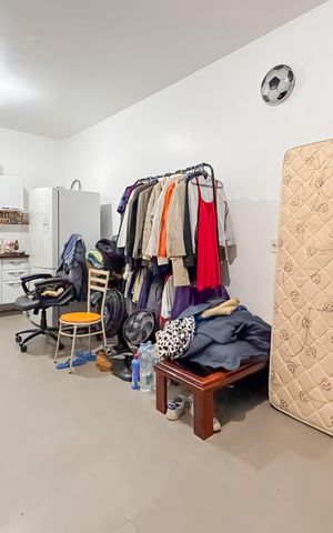 Studio à venda com 28m², 1 quarto e sem vaga Studio à venda com 28m², 1 quarto e sem vagaSala e Quarto