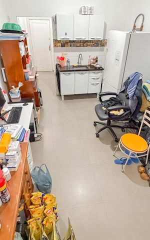 Studio à venda com 28m², 1 quarto e sem vaga Studio à venda com 28m², 1 quarto e sem vagaSala e Quarto