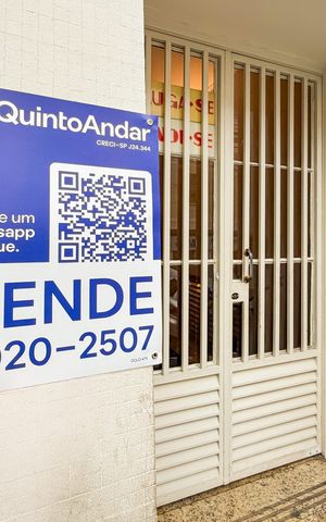 Apartamento à venda com 35m², 1 quarto e 3 vagas Apartamento à venda com 35m², 1 quarto e 3 vagasFachada + Plaquinha