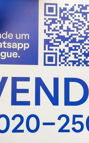 Apartamento à venda com 35m², 1 quarto e 3 vagas Apartamento à venda com 35m², 1 quarto e 3 vagasCCLO-470