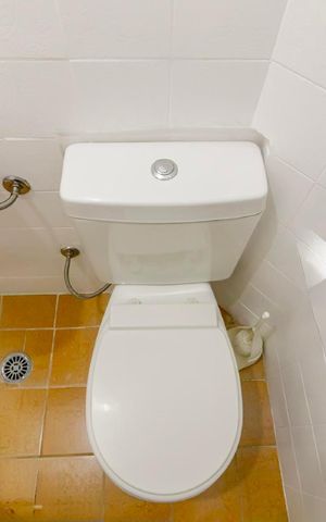 Casa à venda com 185m², 3 quartos e 2 vagas Casa à venda com 185m², 3 quartos e 2 vagasBanheiro