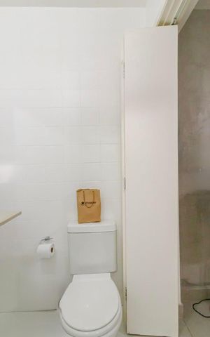 Casa à venda com 185m², 3 quartos e 2 vagas Casa à venda com 185m², 3 quartos e 2 vagasBanheiro