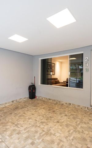 Casa à venda com 128m², 3 quartos e 2 vagas Casa à venda com 128m², 3 quartos e 2 vagasGaragem