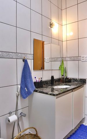 Casa à venda com 134m², 3 quartos e 2 vagas Casa à venda com 134m², 3 quartos e 2 vagasBanheiro