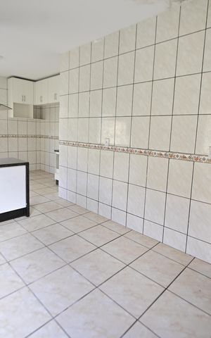 Casa para alugar com 276m², 3 quartos e 2 vagas
