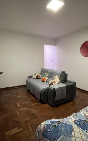 Casa à venda com 250m², 4 quartos e 2 vagas Casa à venda com 250m², 4 quartos e 2 vagasSala