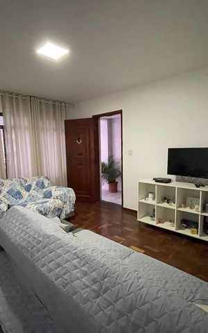 Casa à venda com 250m², 4 quartos e 2 vagas Casa à venda com 250m², 4 quartos e 2 vagasSala