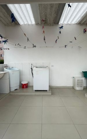 Casa à venda com 250m², 4 quartos e 2 vagas Casa à venda com 250m², 4 quartos e 2 vagasÁrea de Serviço