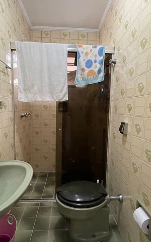Casa à venda com 250m², 4 quartos e 2 vagas Casa à venda com 250m², 4 quartos e 2 vagasBanheiro 3