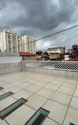 Casa à venda com 250m², 4 quartos e 2 vagas Casa à venda com 250m², 4 quartos e 2 vagasVaranda do Quarto 1
