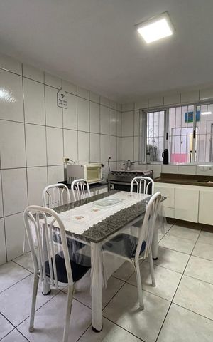 Casa à venda com 250m², 4 quartos e 2 vagas Casa à venda com 250m², 4 quartos e 2 vagasCozinha