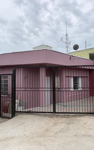 Casa à venda com 161m², 3 quartos e 1 vagaFachada