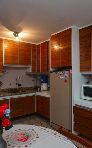Apartamento à venda com 163m², 3 quartos e 2 vagas Apartamento à venda com 163m², 3 quartos e 2 vagasCozinha