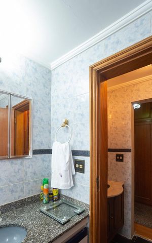 Apartamento à venda com 163m², 3 quartos e 2 vagas Apartamento à venda com 163m², 3 quartos e 2 vagasBanheiro Social