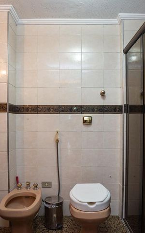 Apartamento à venda com 163m², 3 quartos e 2 vagas Apartamento à venda com 163m², 3 quartos e 2 vagasBanheiro Suíte