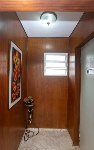 Apartamento à venda com 163m², 3 quartos e 2 vagas Apartamento à venda com 163m², 3 quartos e 2 vagasHall Exclusivo