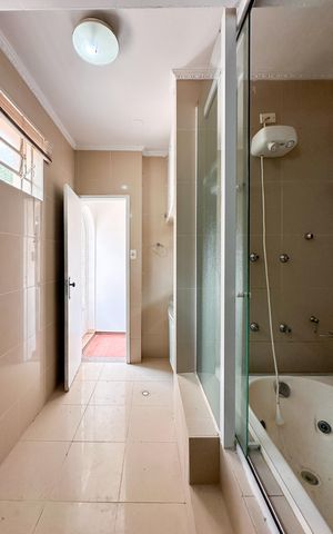 Casa à venda com 350m², 4 quartos e 4 vagasBanheiro da Suíte