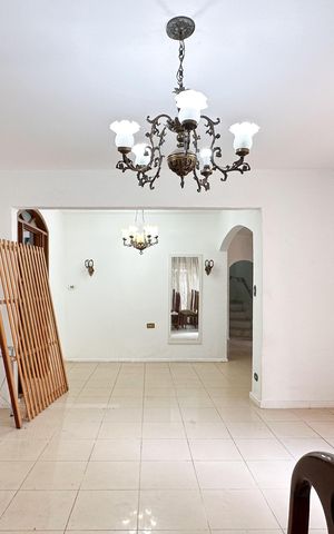 Casa à venda com 350m², 4 quartos e 4 vagasSala