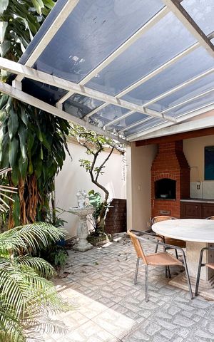 Casa à venda com 350m², 4 quartos e 4 vagasQuintal